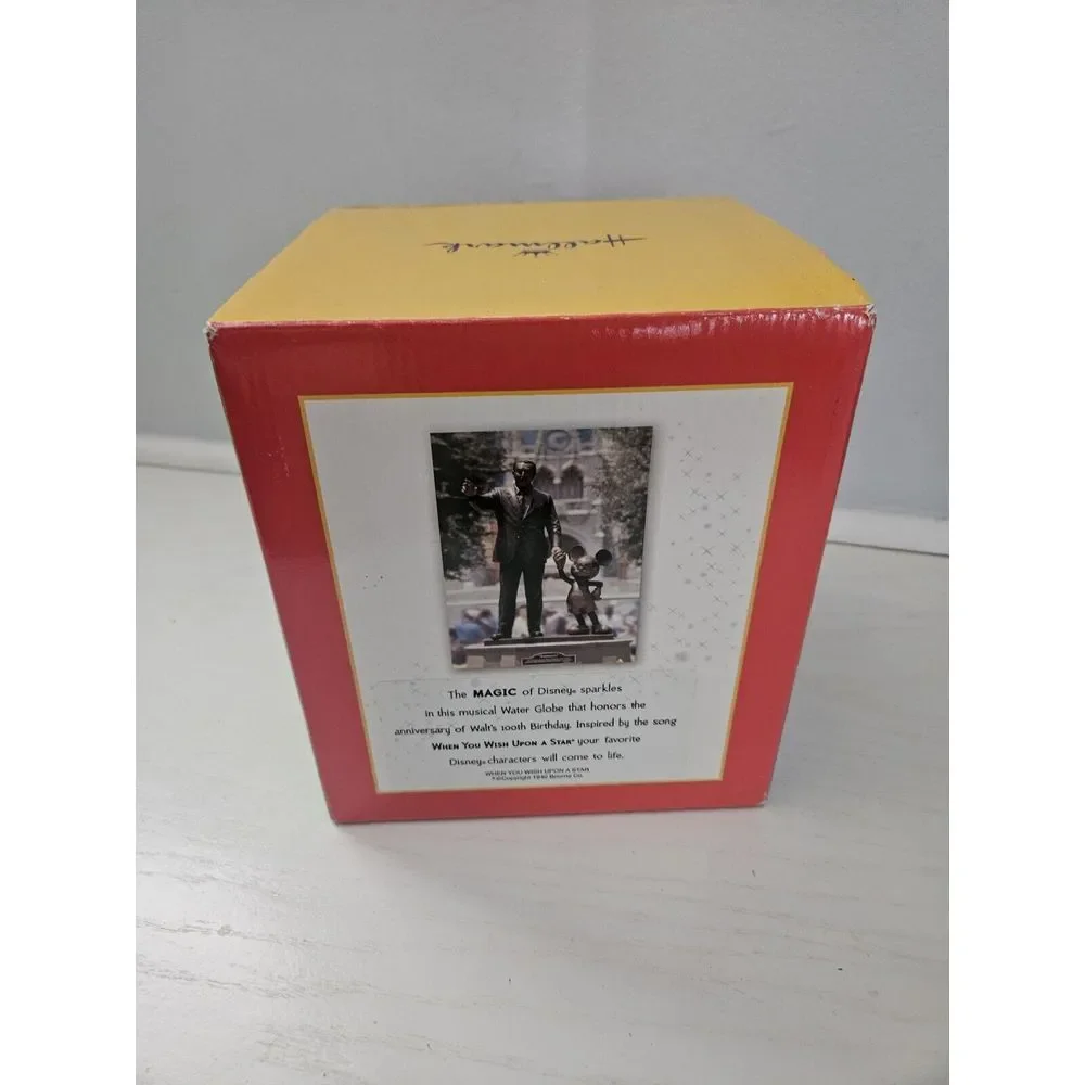 Walt Disney World‎ Walt's 100th Mickey & Minnie Mouse Music Box Snow Globe 2001